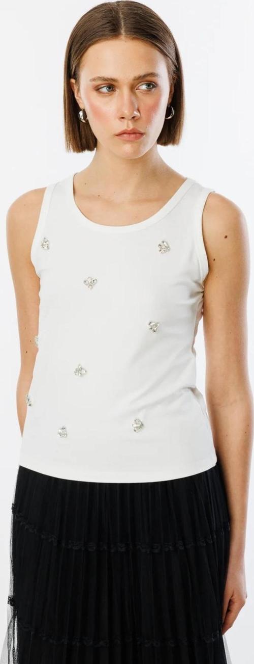 On Fashion Taşlı Kolsuz V Yaka Kadın Bluz 25Y.ON.BLZ.51384.01