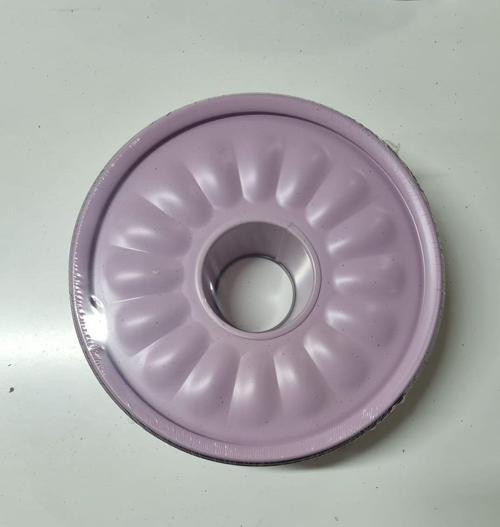 Renkli Kelepçeli Tüplü Kek Kalıbı 26cm Lila