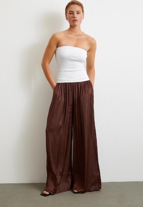 Beli Lastikli Geniş Paça Büzgülü Pantolon Kahve