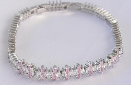 Vip Seri Pirinç Pembe Zirkon Taşlı Gümüş Renk Baget Model Bileklik