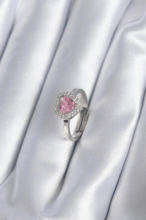 Pirinç Gümüş Renk Pembe Zirkon Taşlı Model Kadın Yüzük