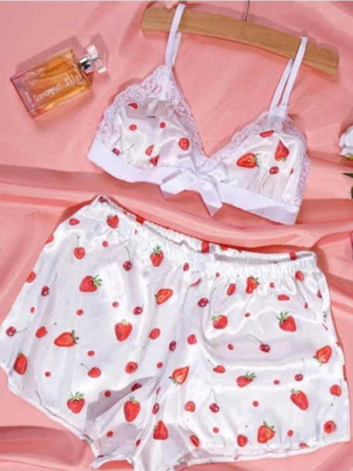 Saten Şortlu Gecelik Takım Çiçek Desen Ip Askılı Dantelli Crop ve Saten Şort Takım / 2 Parça