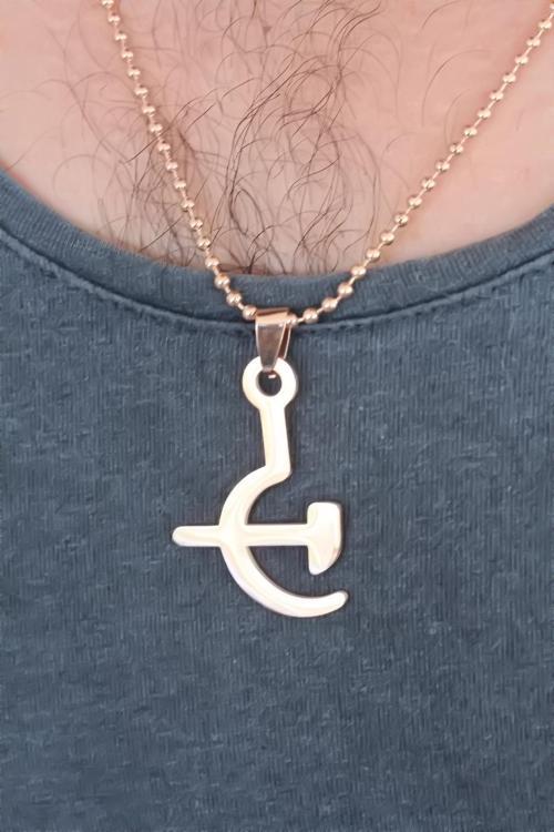 Bakımlı Erkek için Rose Metal Orak Balta Kolye