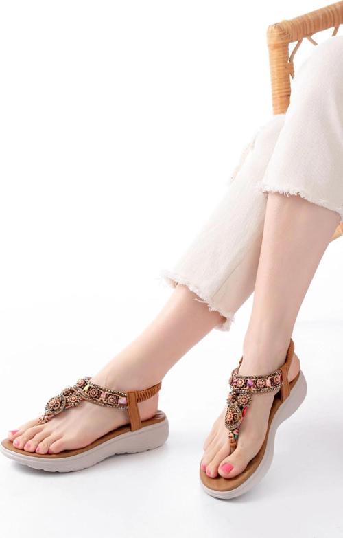 Dm-609 Taba Taşlı Arka Lastikli Parmak Arası Kadın Sandalet