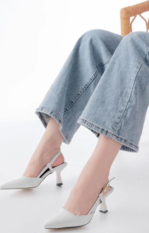 St-002 Beyaz Rugan Günlük 7 Cm Topuklu Bayan Ayakkabı