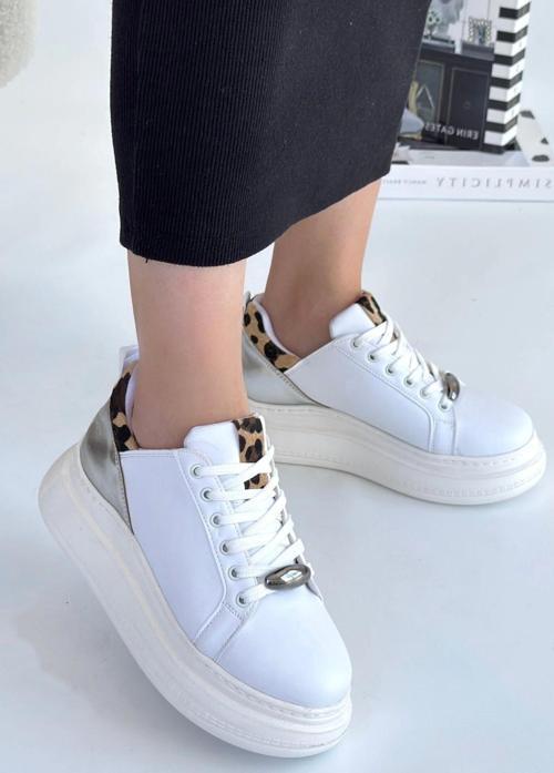 Gasta Beyaz Cilt Gümüş Detaylı Bağcıklı Spor Ayakkabı