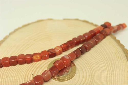Akik Taşı Küp Şekilli 7-8mm Aralığı/5 Adet (24235-1)