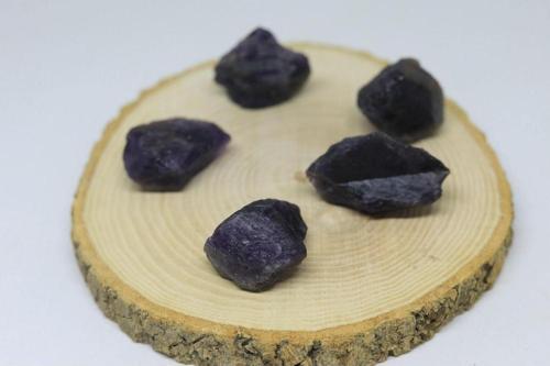 Ametist Taşı Koyu Renk Ham Parça (25-33gram)