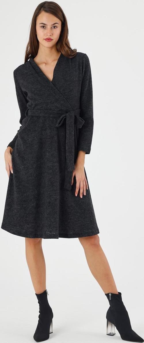 Kadın Siyah Kruvaze Yaka Bağlama Detaylı Midi Kışlık Triko Elbise 4451/110