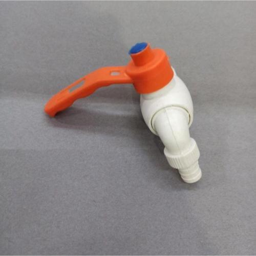 Pirinç Bağlantılı Pvc Gövde Hortum Takılabilen Aç-Kapa Özellikli Sulama Musluğu