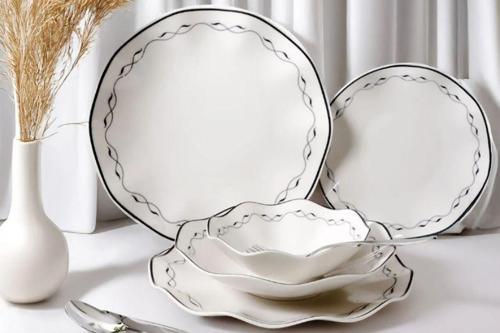 Nesrin 24 Parça Yemek Takımı Siyah 8121