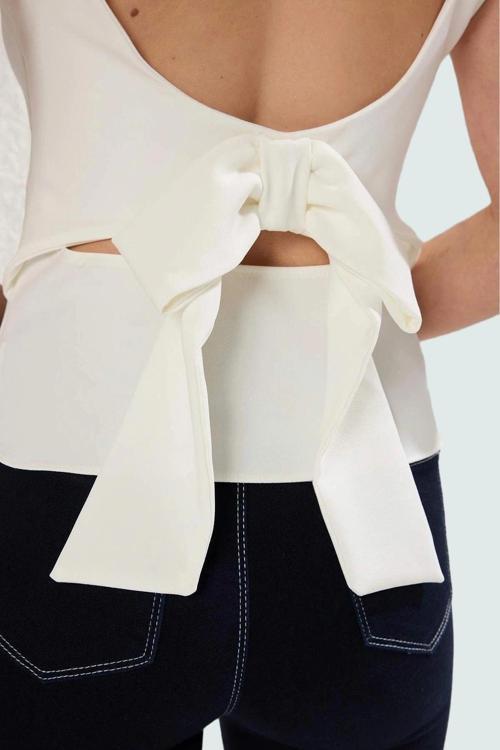 Fitted Askılı Bluz Sırt Fiyonk Detay Yazlık Finike Dokuma Özenle Seçilmiş Modern Stil