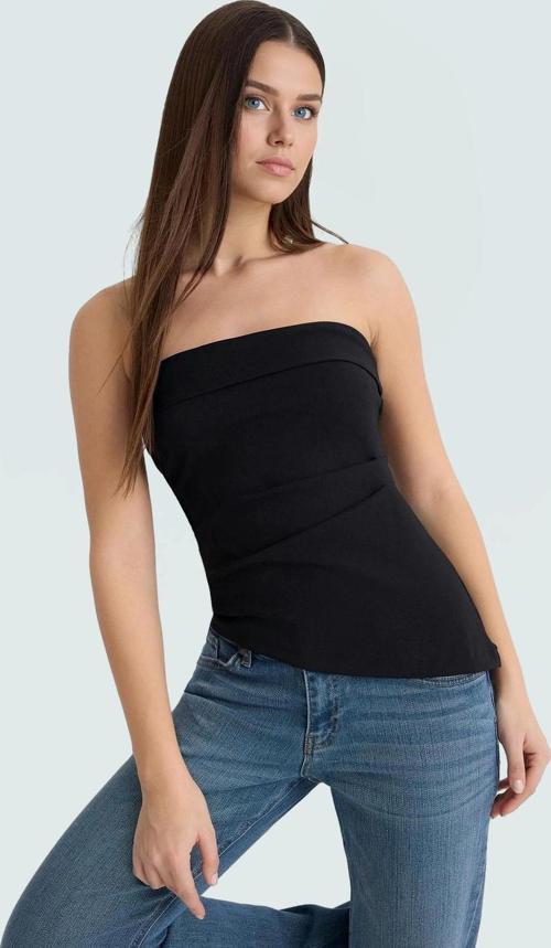 Straplez Fitted Dokuma Bluz Günlük Şıklık İçin Özenle Seçilmiş Dayanıklı Malzeme