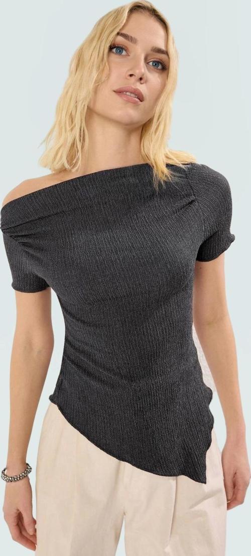 Asimetrik Yaka Kısa Kollu Fitted Örme Bluz Günlük Stil Uzun Ömürlü Premium Kalite