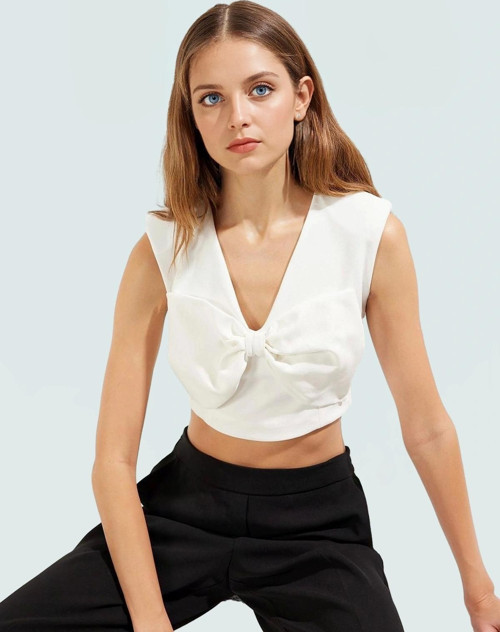Fiyonklu Crop Bluz Kadın Yazlık Dokuma Basic Rahat Kullanım Şık Görünüm Özel Tasarım