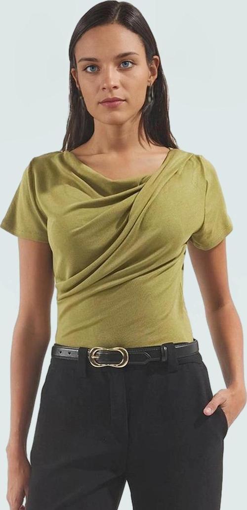 Kadın Kısa Kollu Örme Bluz Asimetrik Yaka Fitted Kalıp Premium Kalite Mükemmel Uyum