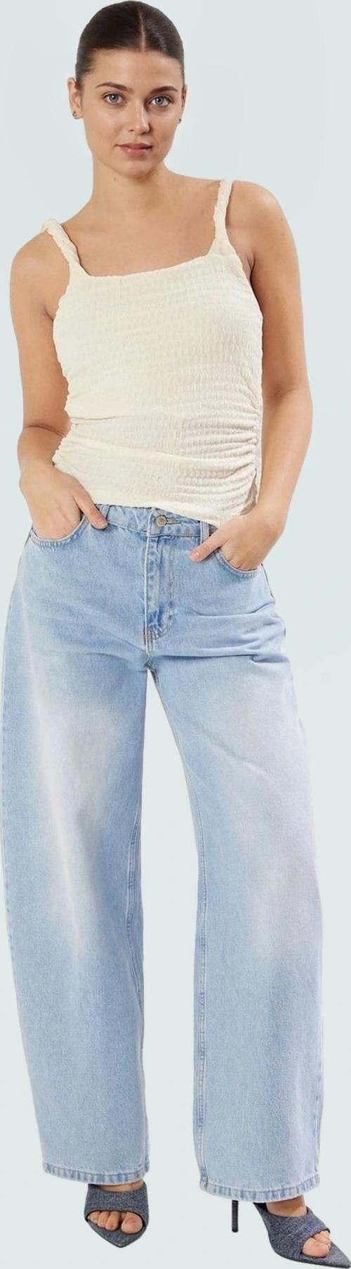 Pamuklu Fitted Kolsuz Bluz Yazlık Rahat Günlük Stil Şık Görünüm Konforlu Kesim