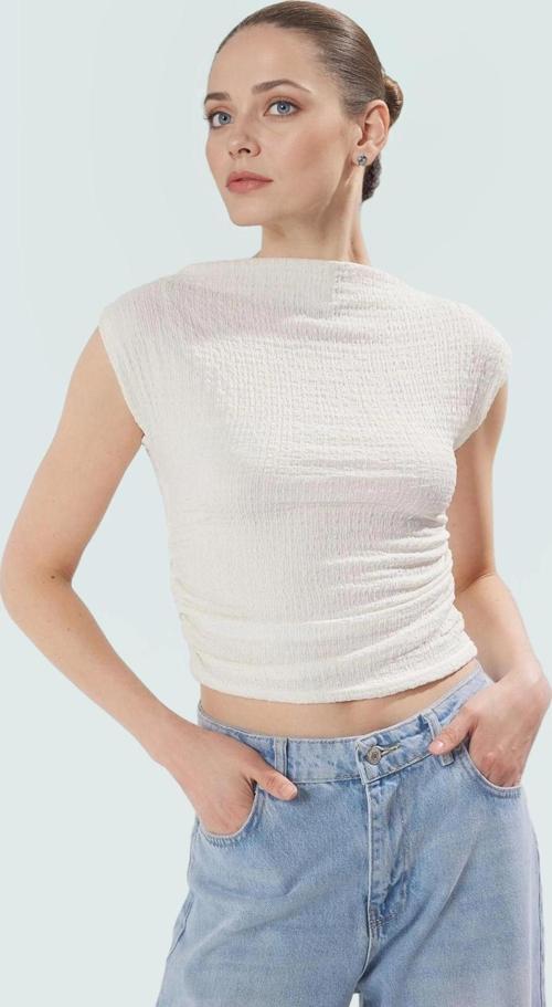 Kadın Fitted Örme Bluz Kayık Yaka Kolsuz Yazlık Rahat Ve Şık Uzun Ömürlü