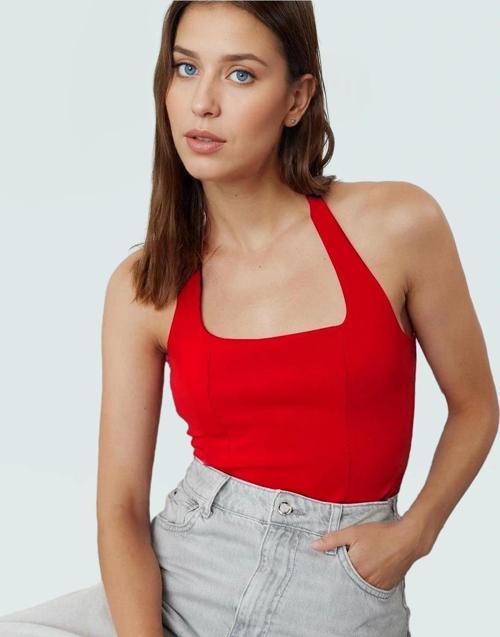Crop Halter Boyundan Bağlamalı Örme Bluz Yazlık Rahat Tasarım Mükemmel Uyum Şık Görünüm