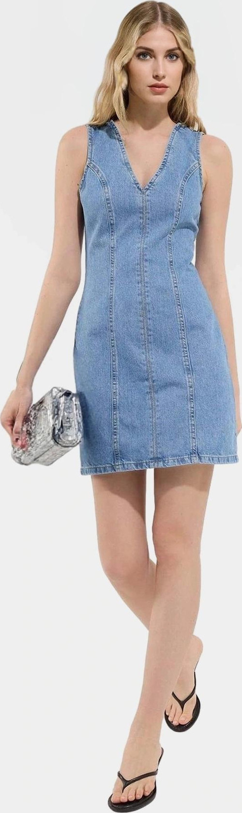 Yazlık Denim Mini Elbise V Yaka Basic Kalıp Pamuk Günlük Stil Konforlu Kesim Özenle Seçilmiş