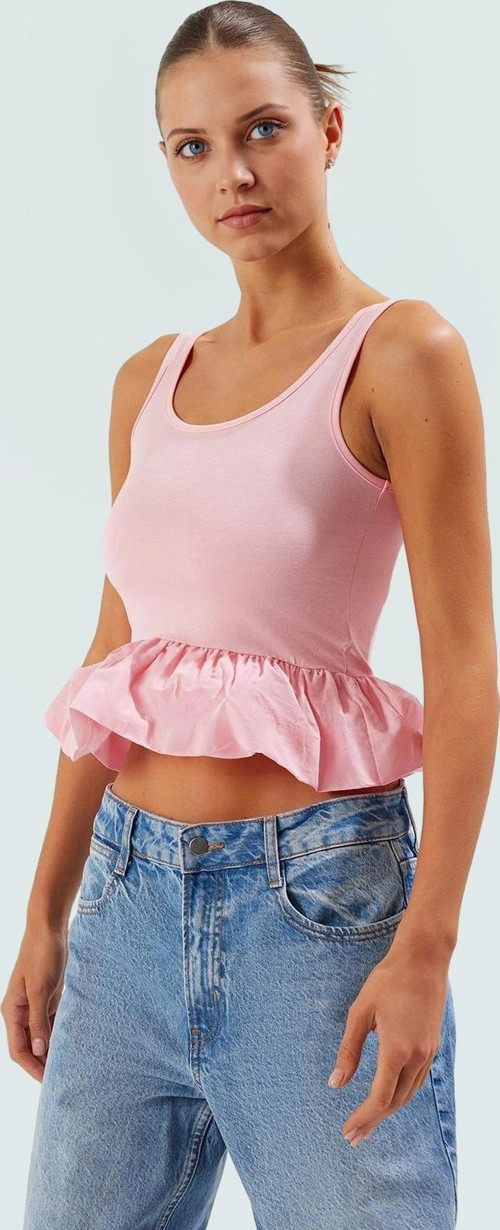 Kolsuz Örme Bluz Fitted Kalıp Havuz Yaka Yazlık Crop Günlük Kullanım İçin Özel Tasarım