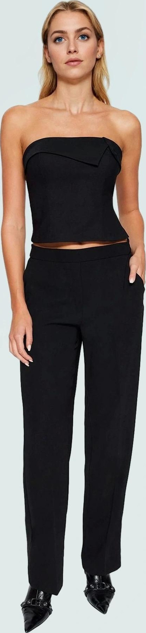 Crop Bluz İnce Askılı Kare Yaka Dokuma Polyester Yazlık Kaliteli İşçilik Trend Tasarım