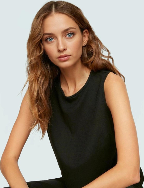Yazlık Kolsuz Crop Bluz Rahat Günlük Polyester Dokuma Kumaş Ve Şık Özel Tasarım