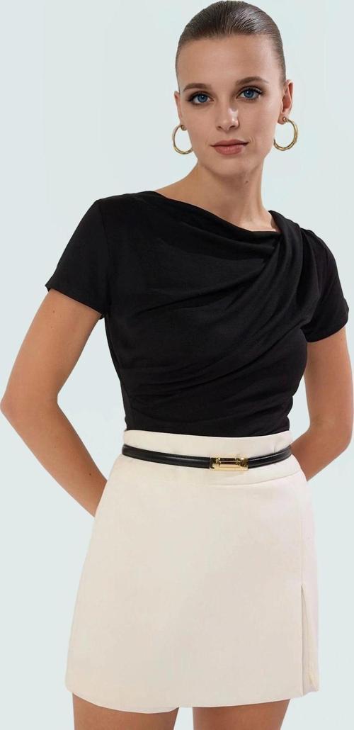 Kadın Kısa Kollu Örme Bluz Asimetrik Yaka Fitted Kalıp Premium Kalite Mükemmel Uyum