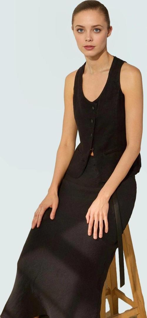 Kadın Yazlık Keten Crop Bluz Degaje Yaka Günlük Tarz Seçkin Malzeme Özenle Seçilmiş Zarifane Tasarım