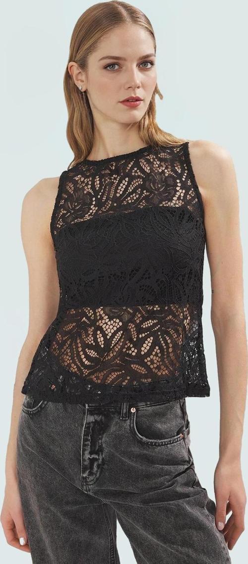 Şık Dantel Bluz Regular Kalıp Kolsuz Yazlık Görünüm Konforlu Kesim Trend Tasarım