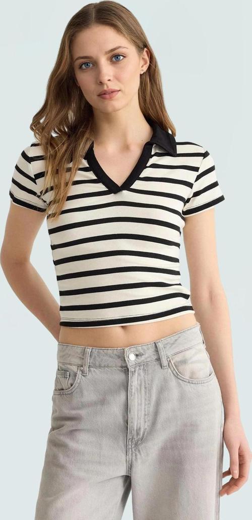 Kısa Kollu Fitted Polo Yaka Viskoz Örme Bluz Uzun Ömürlü Rahat Kullanım Dayanıklı Malzeme