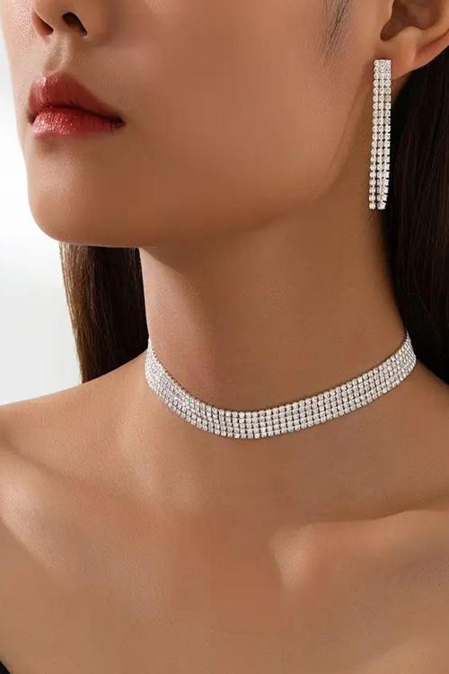 Altın Renk 4 Sıra Taş Detaylı Choker Kolye