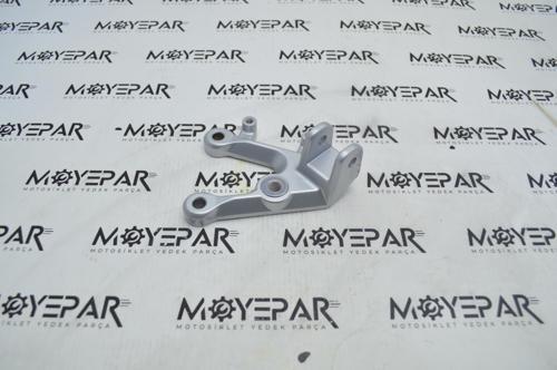 543024 YAMAHA YZF R25 SÜRÜCÜ SOL BRAKET ORJ