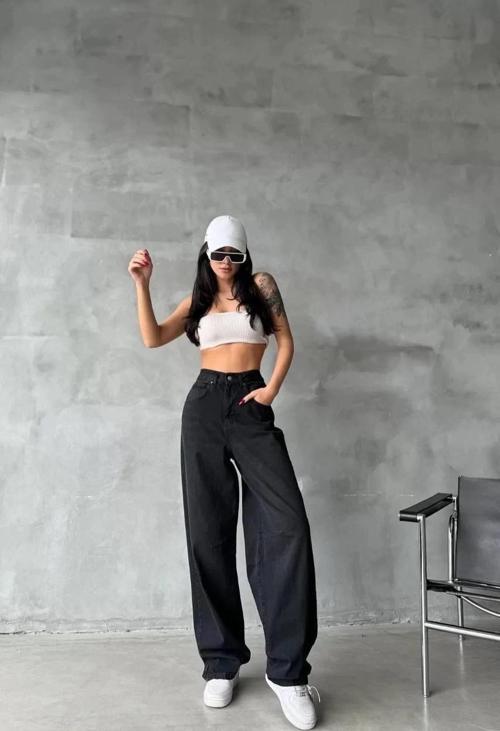 Arkadan tokalı jeans pantolon Siyah