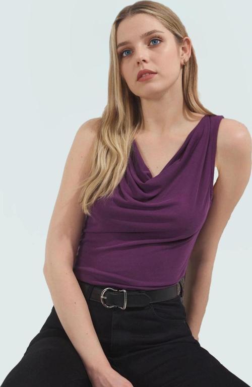 Yazlık Modal Örme Bluz Fitted Kalıp Degaje Yaka Rahat Günlük Stil Kullanım İçin