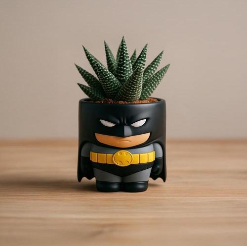 Batman Figürlü Mini Saksı