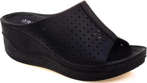 Siyah Dolgu Topuk Delikli Kadın Terlik 04-024