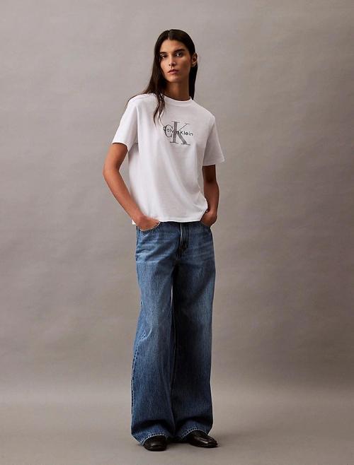 Calvin Klein    HR SS CLSSC MNLG CNC Kadın Beyaz  T-Shirt  LV047B865G-YAA