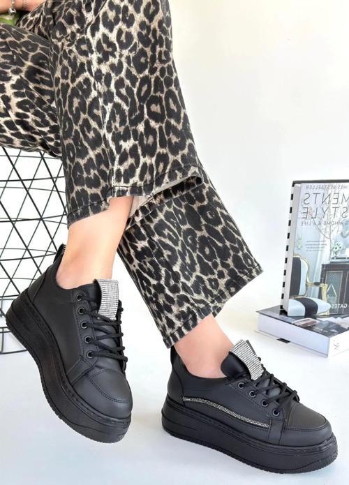 Leope Siyah Cilt Bağcıklı Spor Ayakkabı