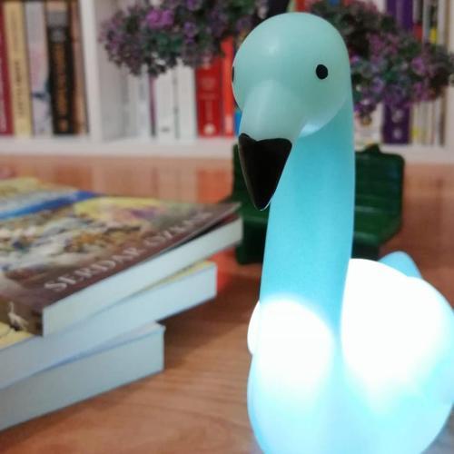 Dekoratif Işık Altında Renk Değiştiren pilli Kuğu Gece Lambası-Findit