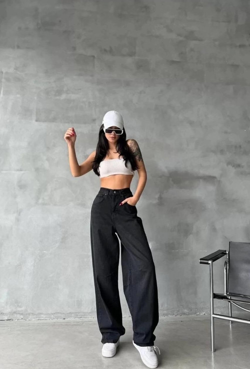 Arkadan tokalı jeans pantolon Siyah