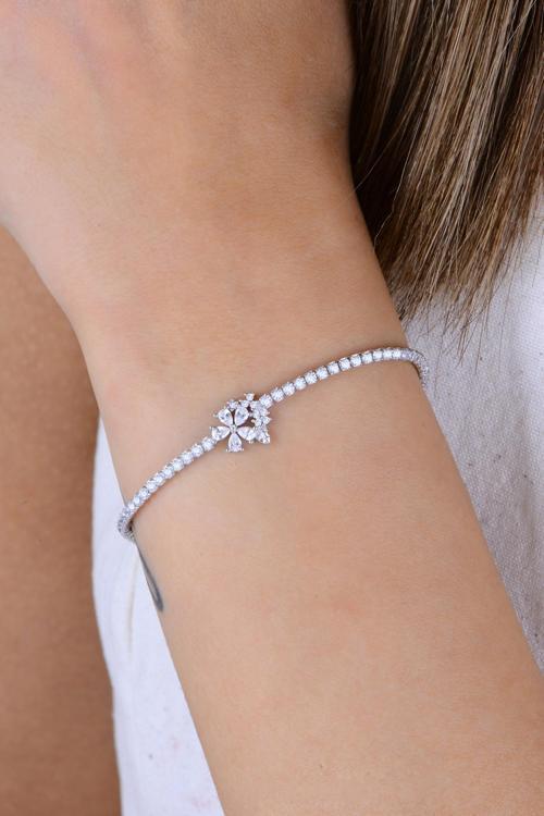 Gümüş rodyumlu pırlanta modeli zirkon taşlı bahar çiçekleri su yolu bileklik [barcode]