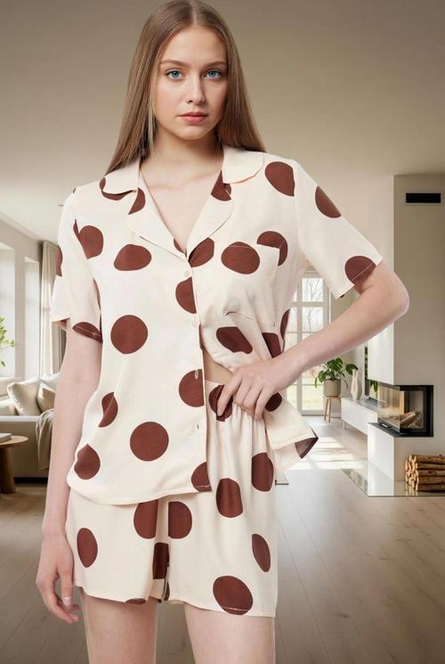 Rahat Yazlık Pijama Takımı 100% Viskon Puantiyeli Desen Şortlu Tasarım Uzun Ömürlü Şık Görünüm