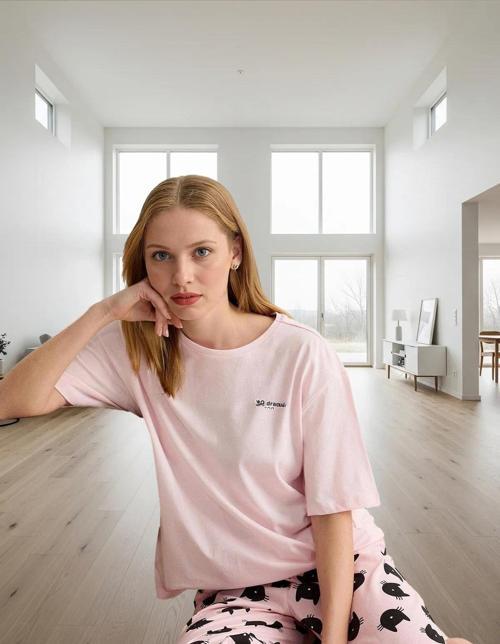 Rahat ve Şık Kedi Desenli Pamuklu Pijama Takımı Mükemmel Uyum Dayanıklı Malzeme Profesyonel Görünüm