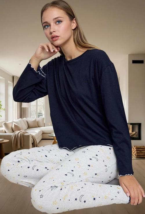 Galaksi Desenli Örme Pijama Takımı; Rahat ve Şık Görünüm Özenle Seçilmiş