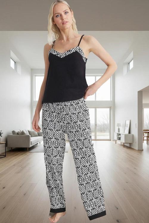 Ev Giyim İçin %100 Pamuklu Rahat Pijama Takımı Etnik Desenli Özenle Seçilmiş Özel Tasarım