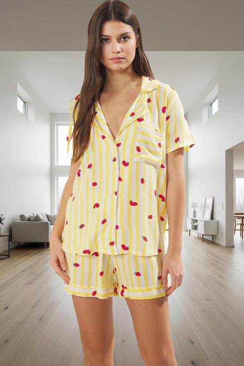 Yazlık Çizgili Çilekli Viskon Pijama Takımı Rahat Kalıp Özel Tasarım Kullanım Modern Stil