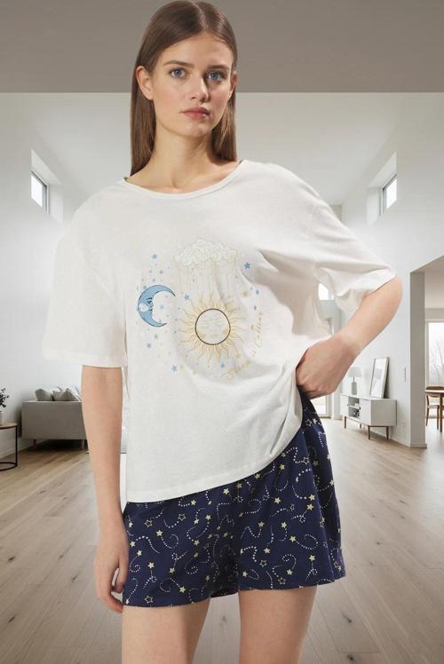 Galaksi Desenli %100 Pamuklu Rahat Pijama Takımı Dayanıklı Malzeme Özel Tasarım Seçkin