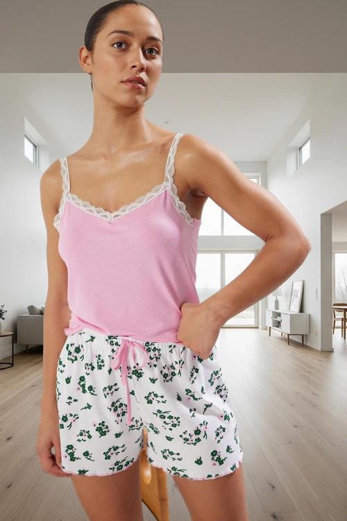 Rahat Yazlık Viskoz Pijama Takımı Çiçek Desenli Yüksek Kalite Dayanıklı Malzeme Özel Tasarım