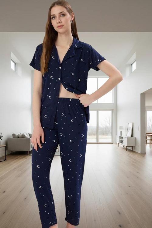Evde Rahatlık İçin 2'li Pijama Takımı Örme Kumaş Galaksi Desen Özel Tasarım Şık Görünüm
